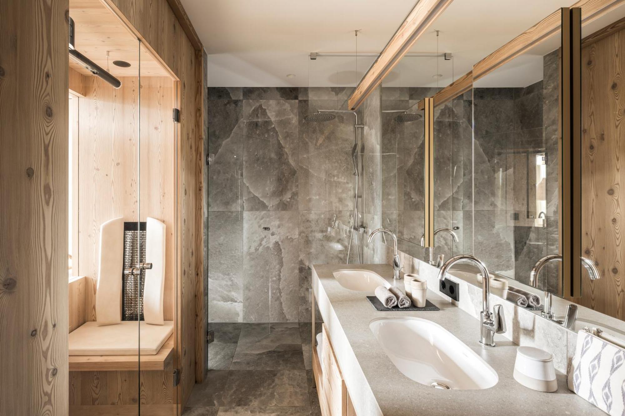 Falkensteiner Hotel Kronplatz - The Leading Hotels Of The World (Adults Only) Riscone Habitación foto Bathroom